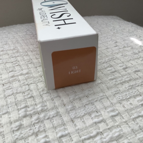 Glowish Skin Tint-foundation - Picture 3 of 7